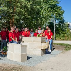 Auszubildende arbeiten an dem Azubiprojekt Brunnenbau