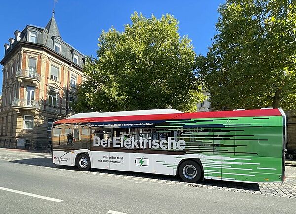 Elektrischer Bus am Markusplatz