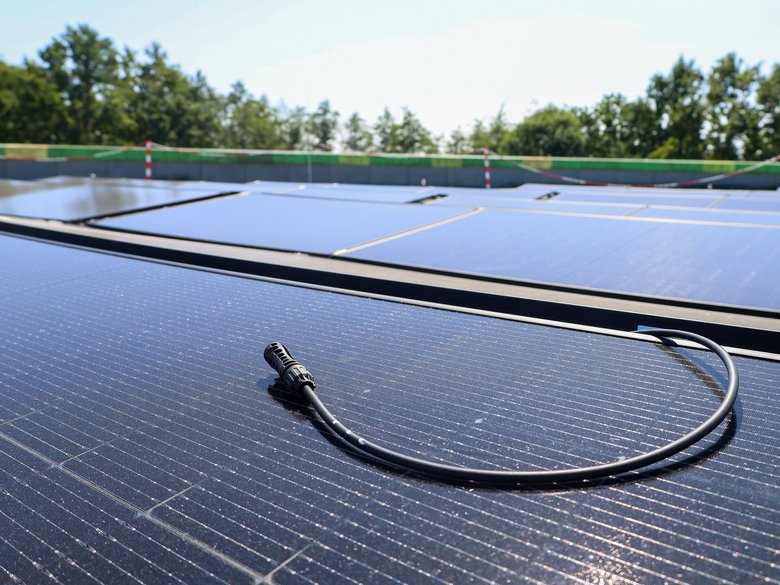 Repowering Bambados-PV: Modul mit Kabel