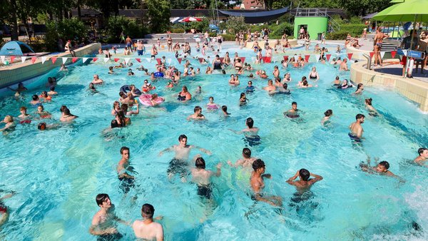 Schwimmbecken Stadionbad
