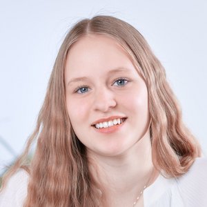 Lisa Kellner lächelt in die Kamera