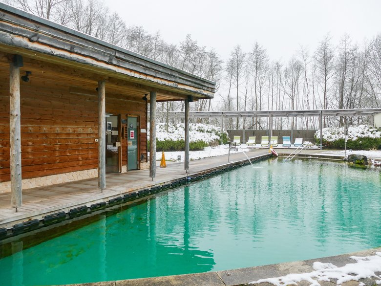 Chor Männersache heizt im Bambados Saunagarten ein