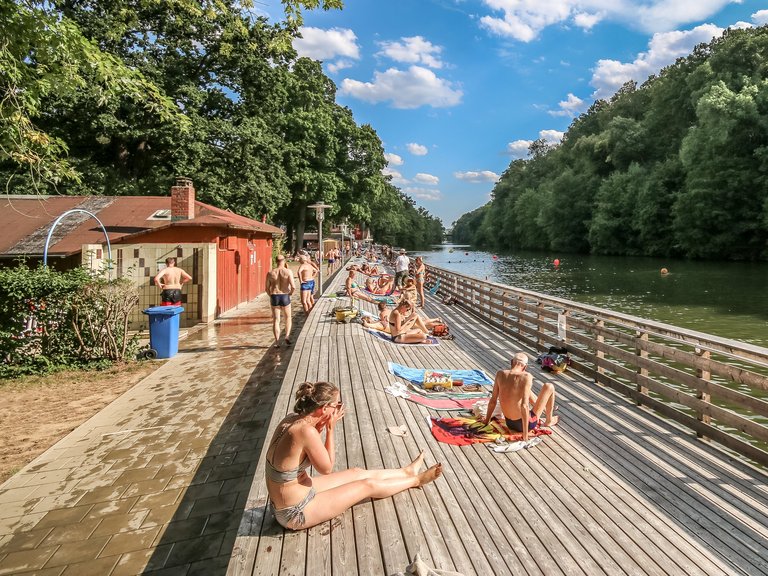 Steg der Hainbadestelle