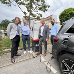 Stadtwerke haben am Troppauplatz eine weitere Elektroladesäule in Betrieb genommen