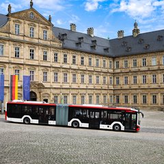 Bus auf dem Domplatz